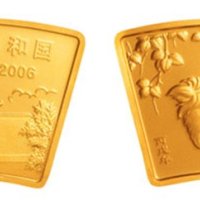 中国丙戌（狗）年1/2盎司扇形金币