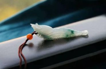 翡翠虾有什么寓意？都适合哪些人佩戴？