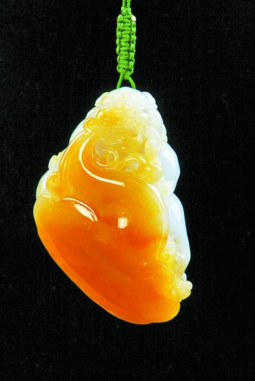 黄翡和黄玉的特征有什么不同,分别适合什么人佩戴 黄翡和黄玉的特征有什么不同,分别适合什么人佩戴