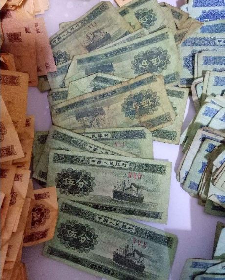 天津长期回收旧版人民币 上门高价回收旧版纸币