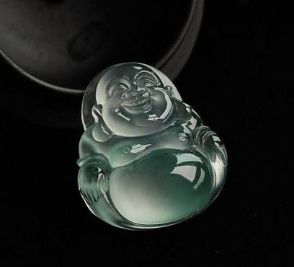 为什么翡翠挂件里传男戴观音女戴佛,这里面有什么讲究? 为什么翡翠挂件里传男戴观音女戴佛,这里面有什么讲究?