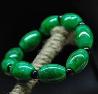 翡翠手串是什么?翡翠手串有什么由来? 翡翠手串是什么?翡翠手串有什么由来?