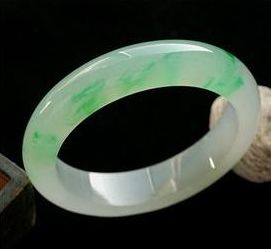 金丝种翡翠是什么?金丝种翡翠的价值如何? 金丝种翡翠是什么?金丝种翡翠的价值如何?