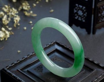 翡翠手镯价值为什么高?原因是为什么? 翡翠手镯价值为什么高?原因是为什么?