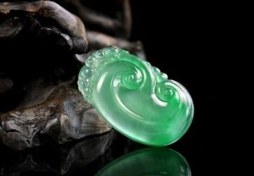 翡翠佩戴有什么需要注意的?有哪些误区不能踩进去? 翡翠佩戴有什么需要注意的?有哪些误区不能踩进去?