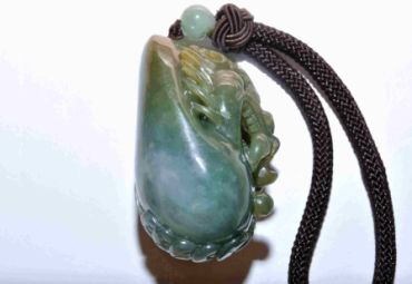 翡翠手把件是什么?都有哪些特征? 翡翠手把件是什么?都有哪些特征?