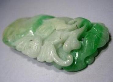 老坑黄翡翠是美学价值的结合，受到越来越多人的认可
