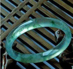 金丝种翡翠是什么?金丝种翡翠的价值如何? 金丝种翡翠是什么?金丝种翡翠的价值如何?