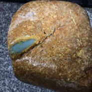 翡翠好油青种翡翠原石价格多少钱一公斤及挑选河磨玉是什么玉值钱吗