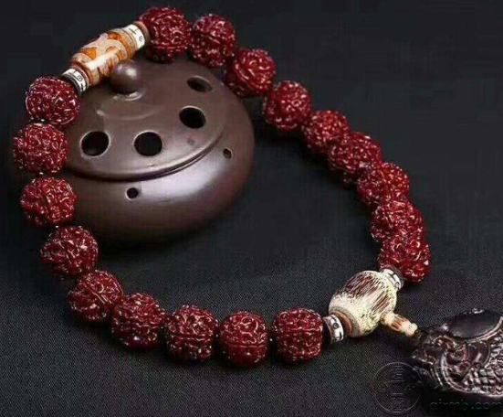 金刚手持一般都串多少颗 金刚手持把玩方法